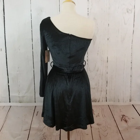 KALANI HILLIKER for Alyce One-Shoulder Velvet Dres - Picture 3 of 7